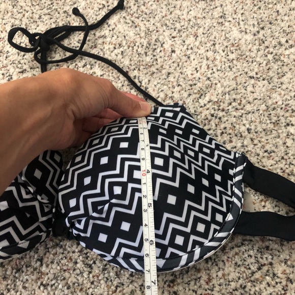 geometric two piece swimsuit - Picture 8 of 11